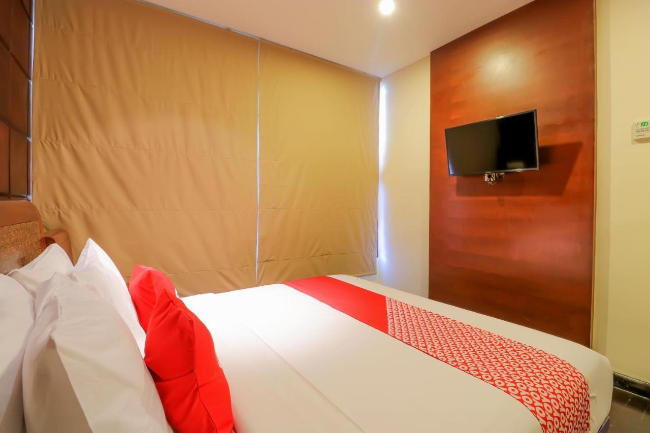 Capital O 2114 Grand Jimbaran Boutique Hotel エクステリア 写真