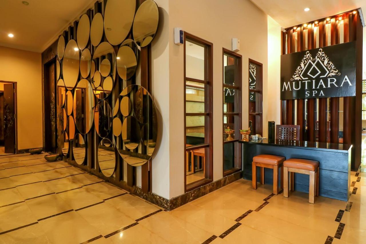 Capital O 2114 Grand Jimbaran Boutique Hotel エクステリア 写真