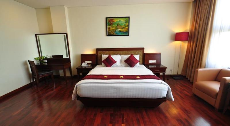 Capital O 2114 Grand Jimbaran Boutique Hotel エクステリア 写真