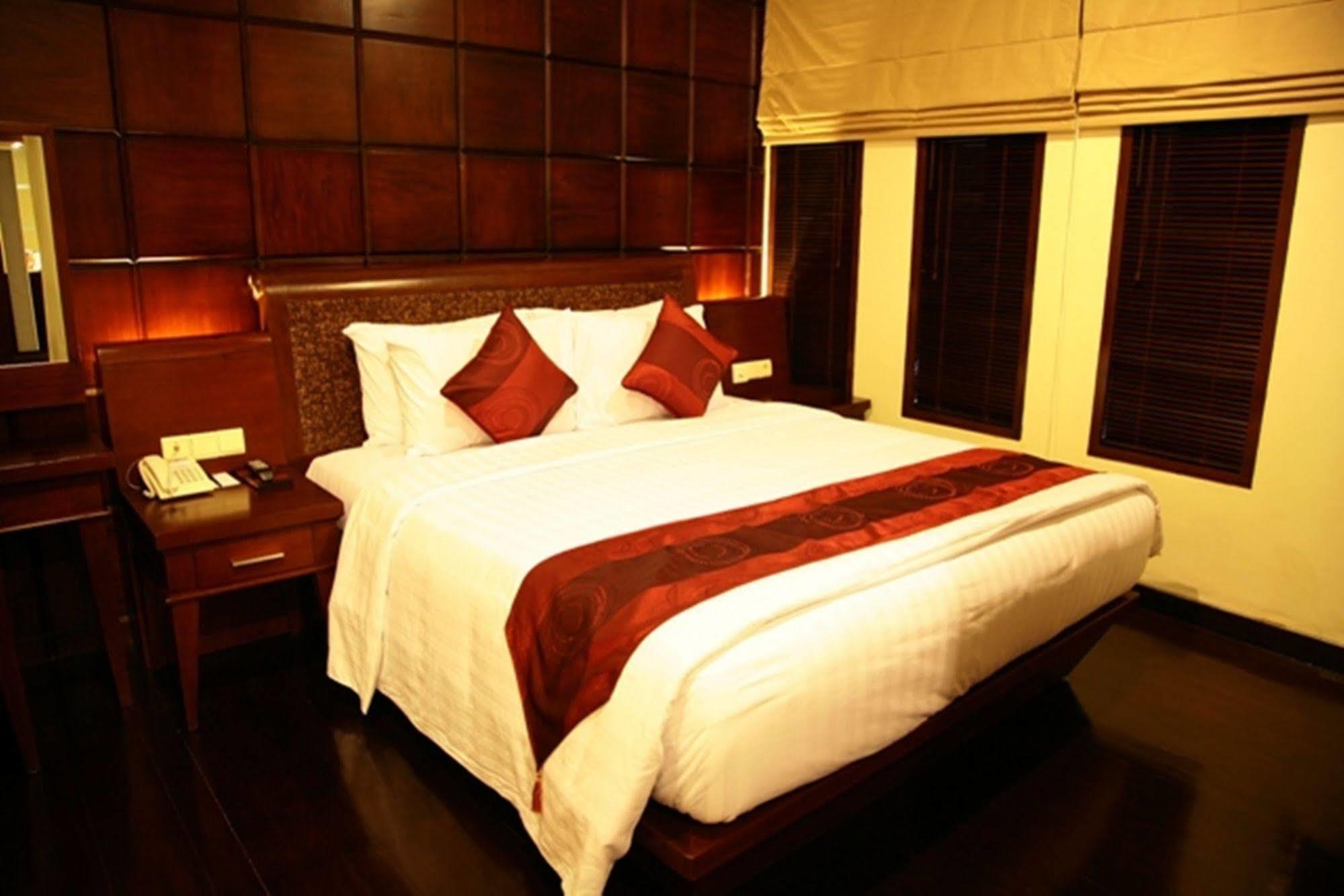 Capital O 2114 Grand Jimbaran Boutique Hotel エクステリア 写真