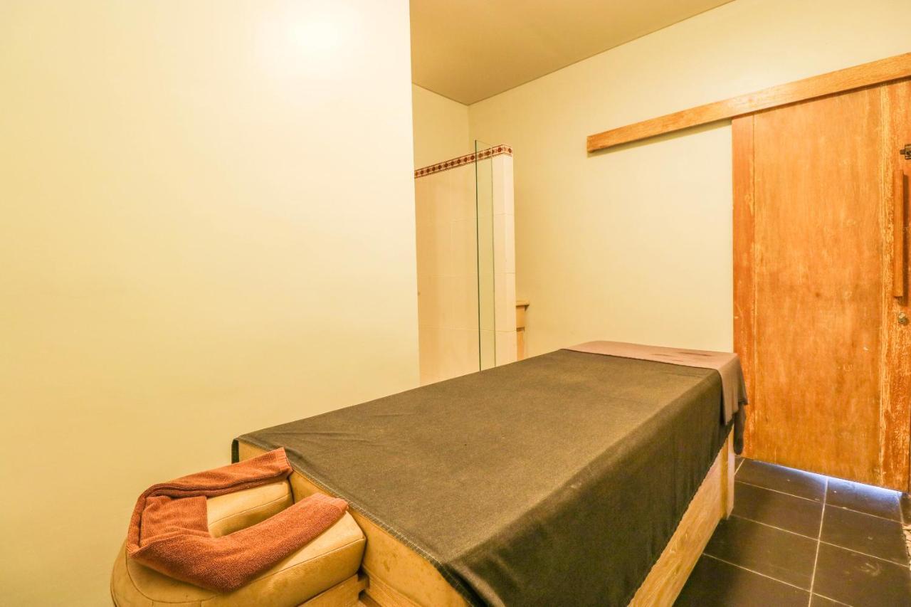 Capital O 2114 Grand Jimbaran Boutique Hotel エクステリア 写真